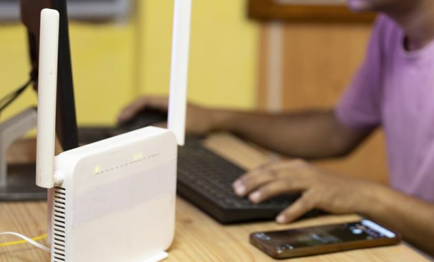 Why Wrong Wi-Fi Bands Slow Your Devices and How to Fix It